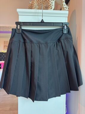 Old Navy Black Pleated Athletic Skort